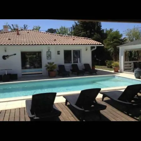 Vakantiehuis Au Calme Piscine Jacuzzi Hamam