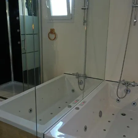 Au Calme Piscine Jacuzzi Hamam *